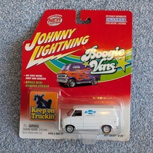 Johnny Lightning Boogie Vans 1977 Chevy G-20 Diecast Vehicle "Keep On Truckin"